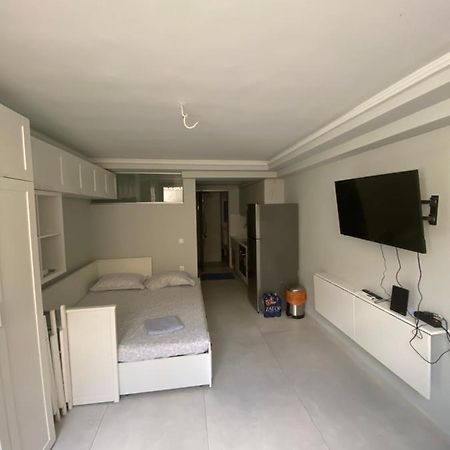 أثينا Minimalist Studio Behind Hilton Hotel المظهر الخارجي الصورة